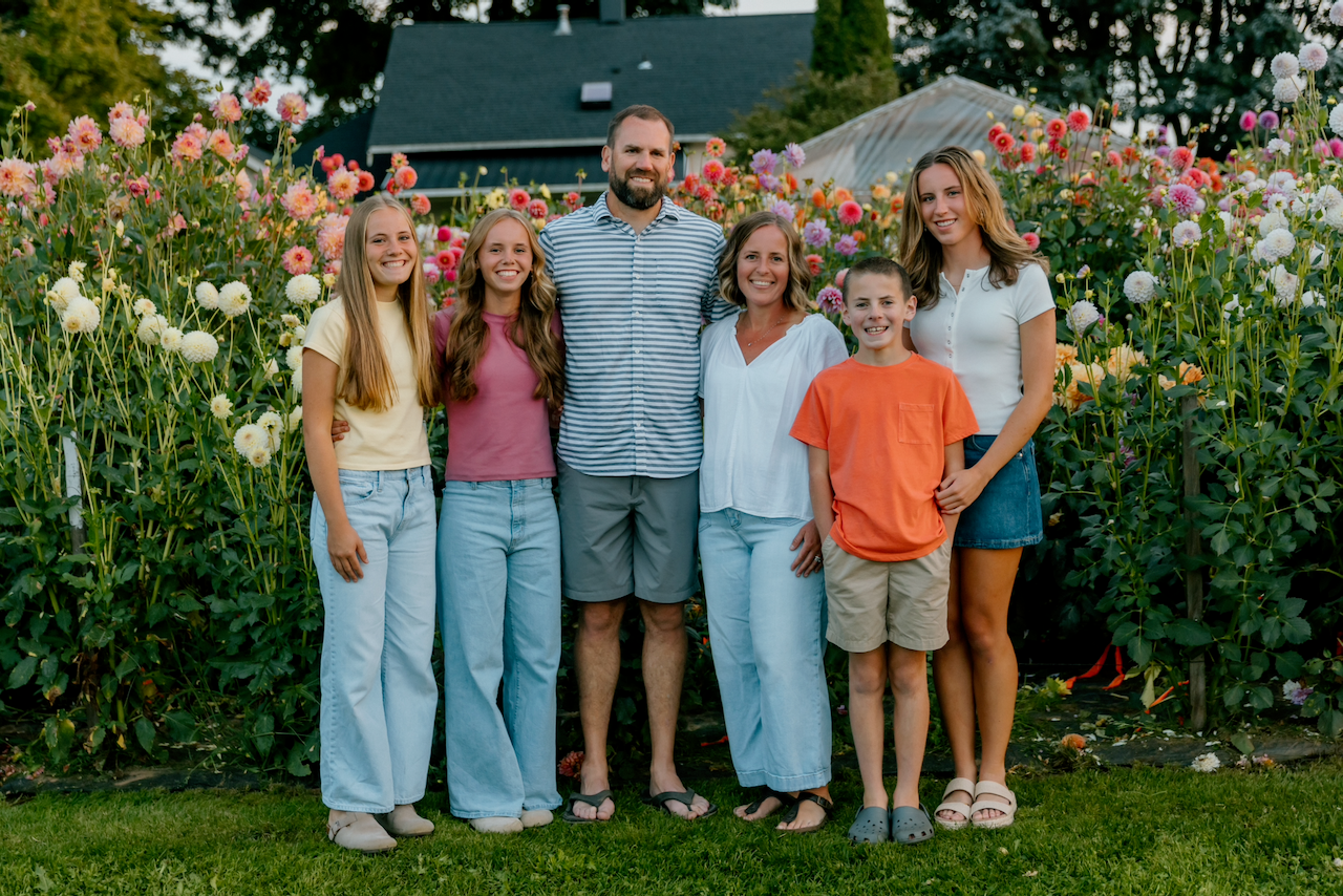 Langstraat Family of Lynden Washington. Owners of Dandelion Lane Dahlias